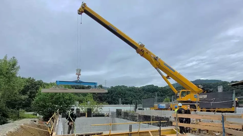 Servicio de montaje en obra de estructuras prefabricadas de hormigón en Bertatik
